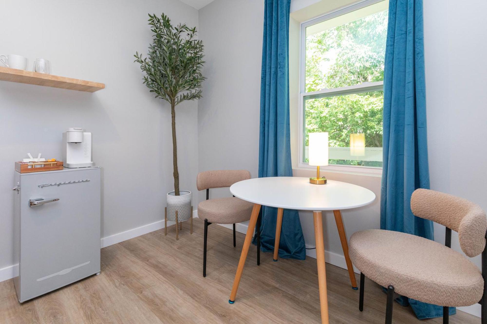 מגי ואלי Dogwood Boutique Motel מראה חיצוני תמונה